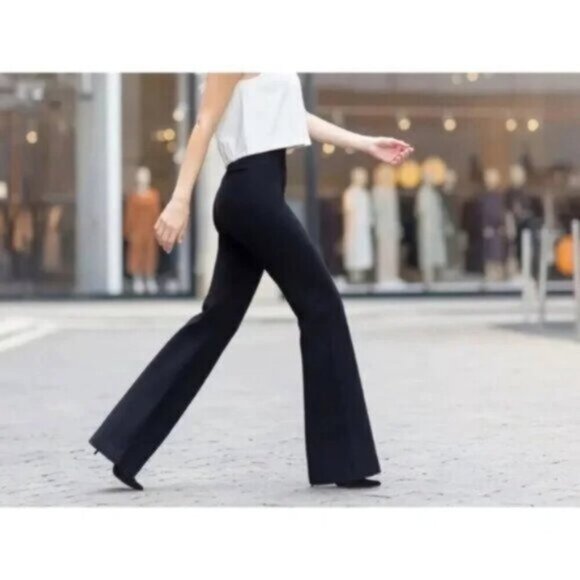 SPANX SPANXsmooth PerfectFit Ponte Flare Pants in Classic Black Size Medium - Picture 1 of 12